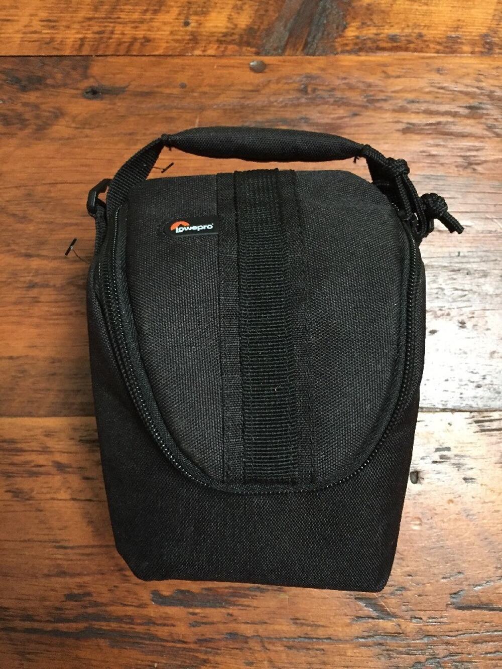 LowePro Adventura Ultra Zoom 100 Black Nylon Travel Storage Camera Lens Bag